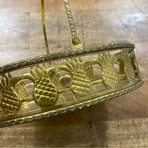 Vintage solid brass handles tray with pineapple railing - Picture 4 of 5